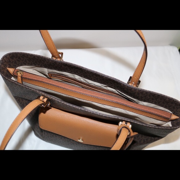 Michael Kora Jet Set Tote *Brand New* - Picture 8 of 12